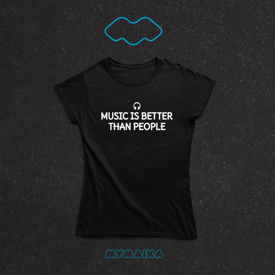 მაისური „MUSIC IS BETTER THAN PEOPLE“ — ყურსასმენის ხატულა და ინგლისური წარწერა