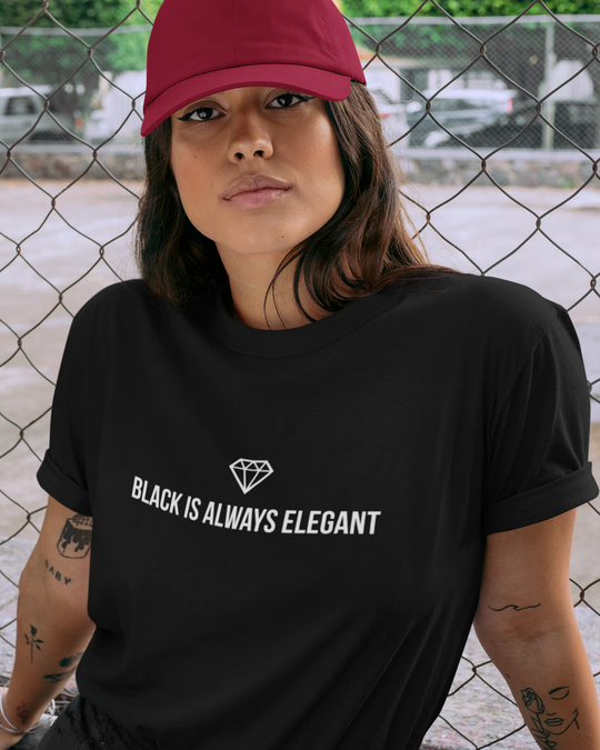 მაისური „Black Is Always Elegant“ — ბრილიანტის ნახატი და ინგლისური წარწერა, შავი