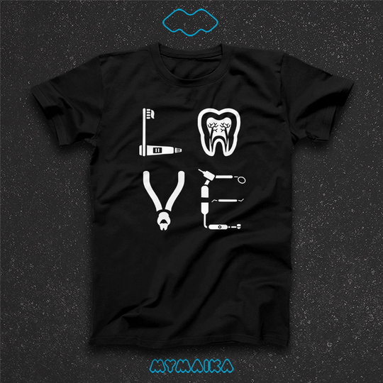 მაისური „DENTAL LOVE“ — სიტყვა „LOVE“ სტომატოლოგიური ხელსაწყოებით