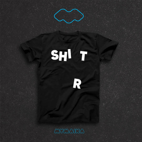 მაისური „SHI-R-T“ — დაქსაქსული თეთრი ასოები